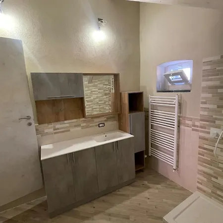 La Mansarda Di Daniele * Альбенга